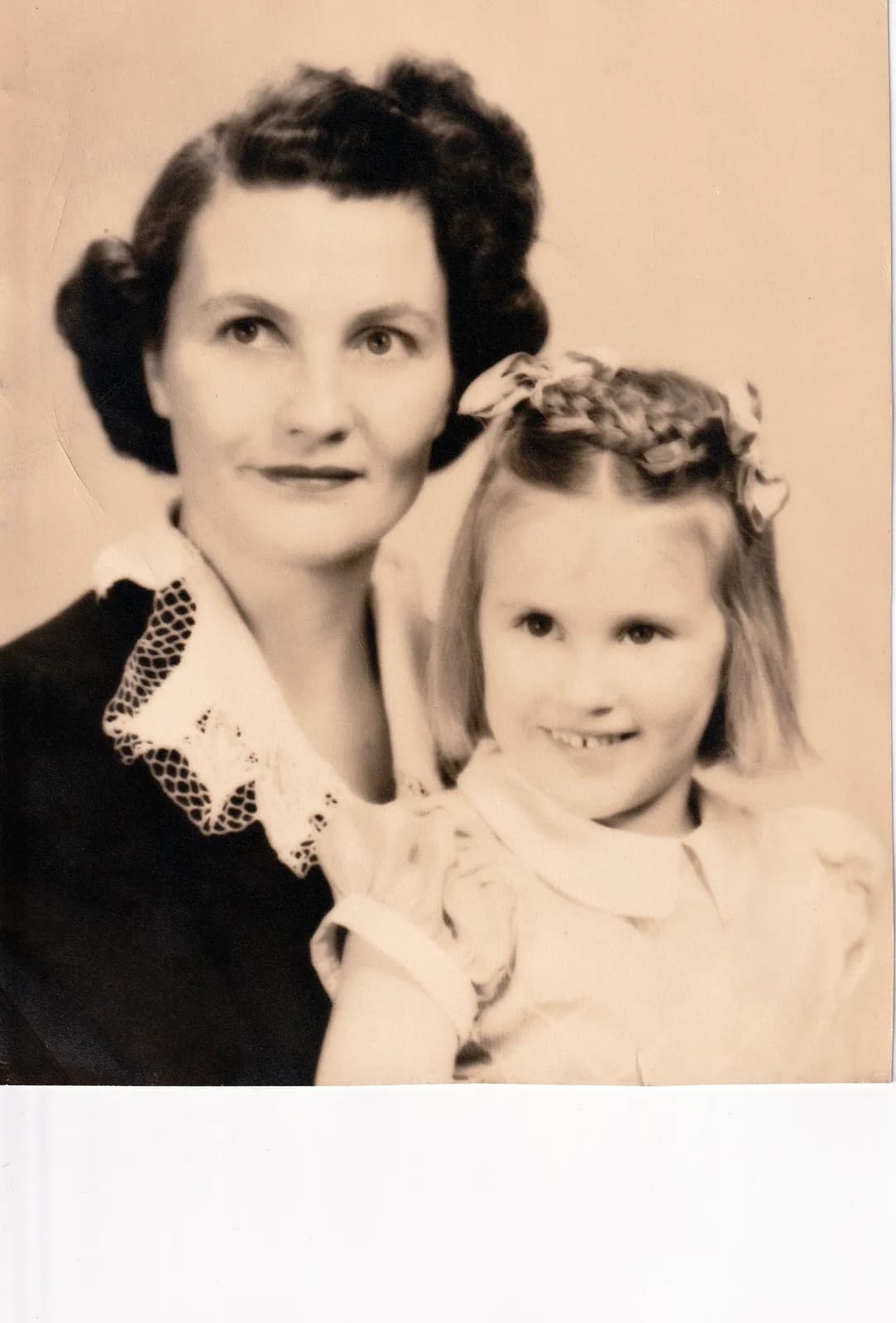 Elizabeth and Nicky Fowler, New York, December 1942