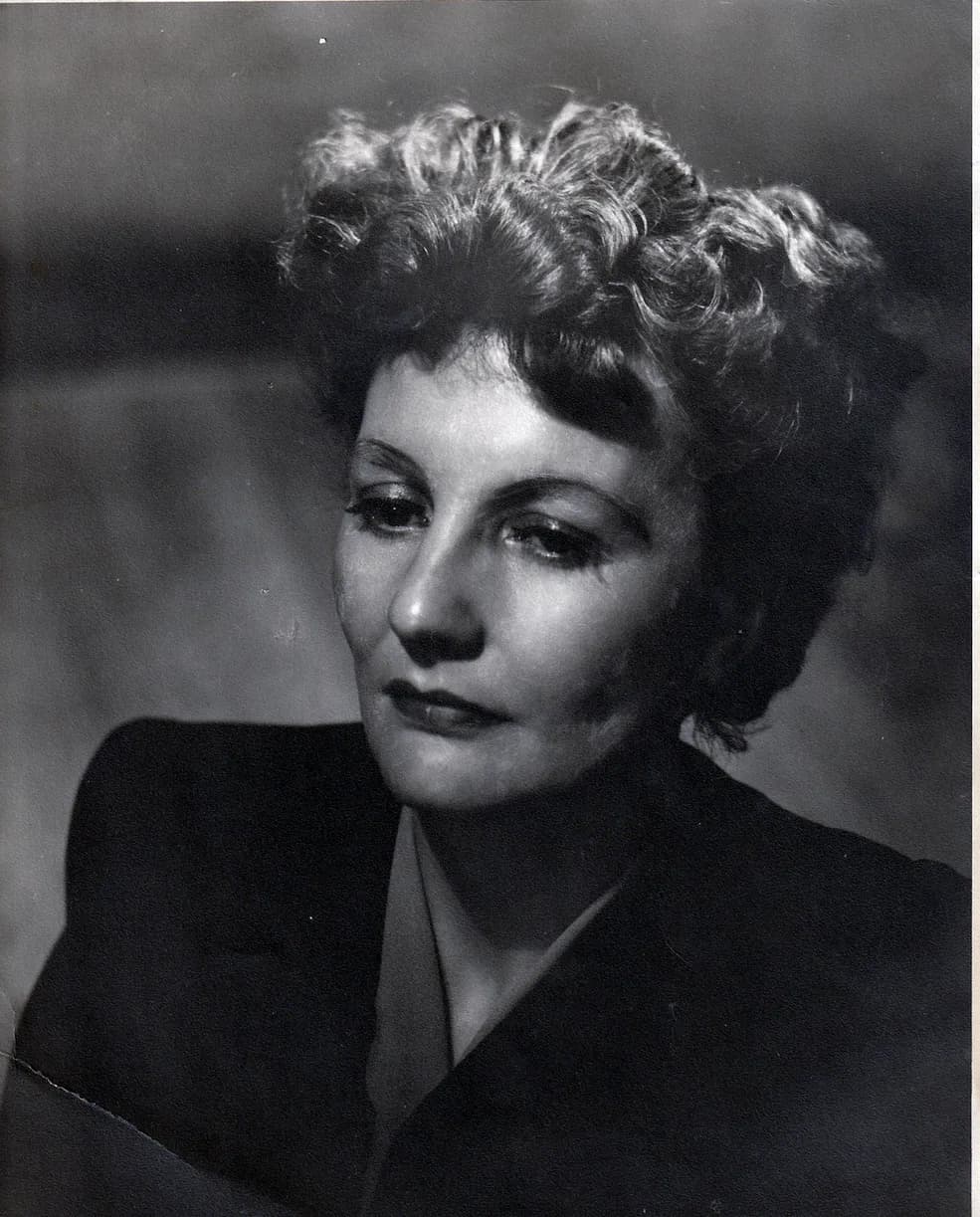 Elizabeth Fowler, 1944, portrait by Robin Carson